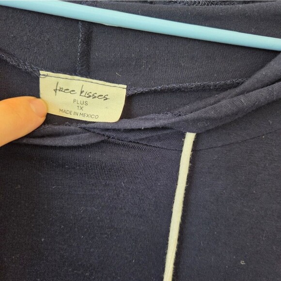 Free Kisses 23 Plus Size 1X Navy Hooded Sweatshirt Lightweight Sporty Casual - Picture 10 of 10